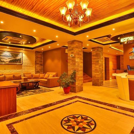 Hotel White Himal 포카라 외부 사진