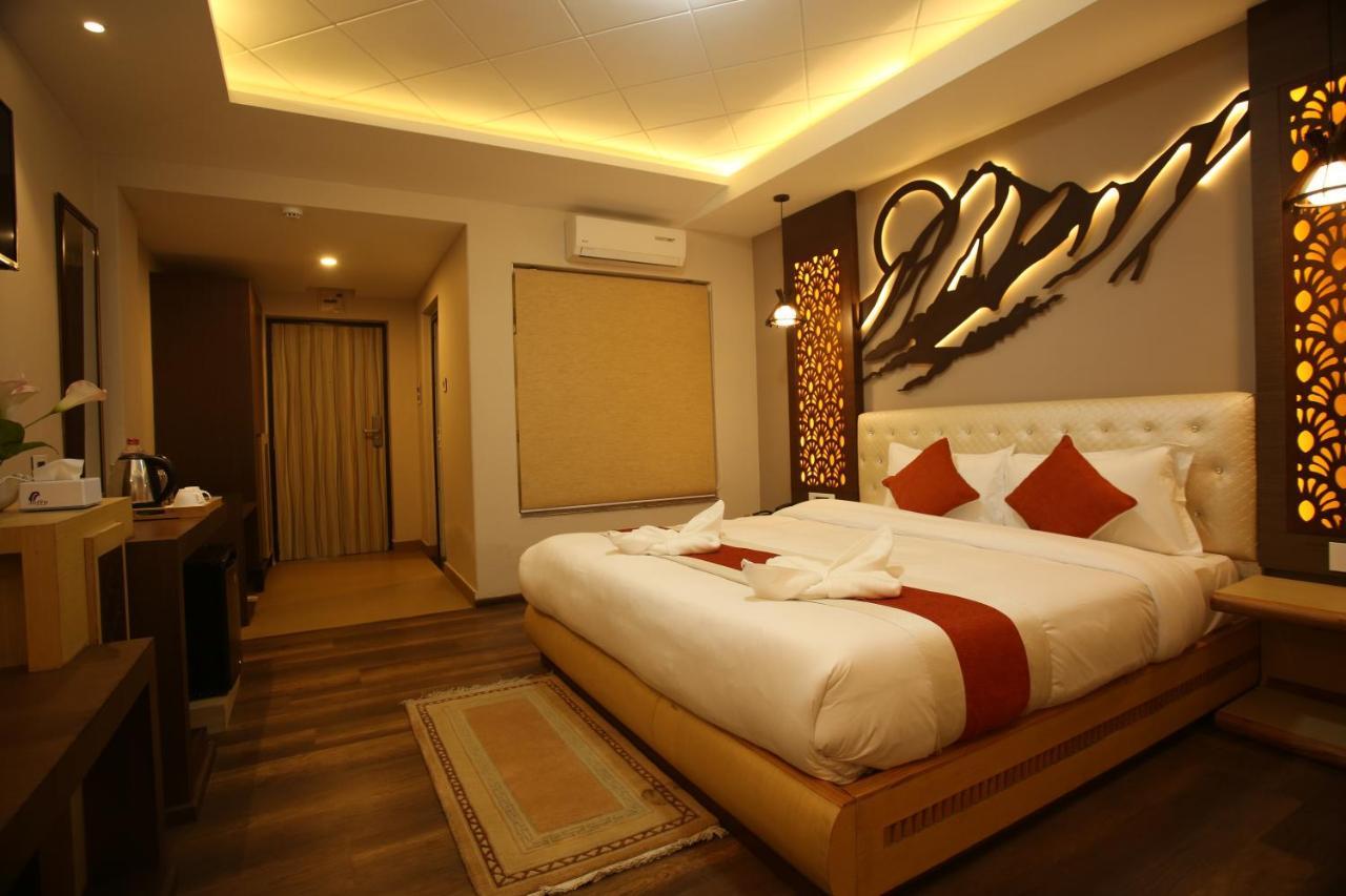 Hotel White Himal 포카라 외부 사진