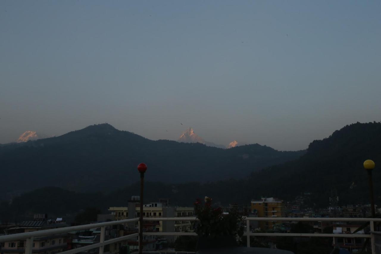 Hotel White Himal 포카라 외부 사진