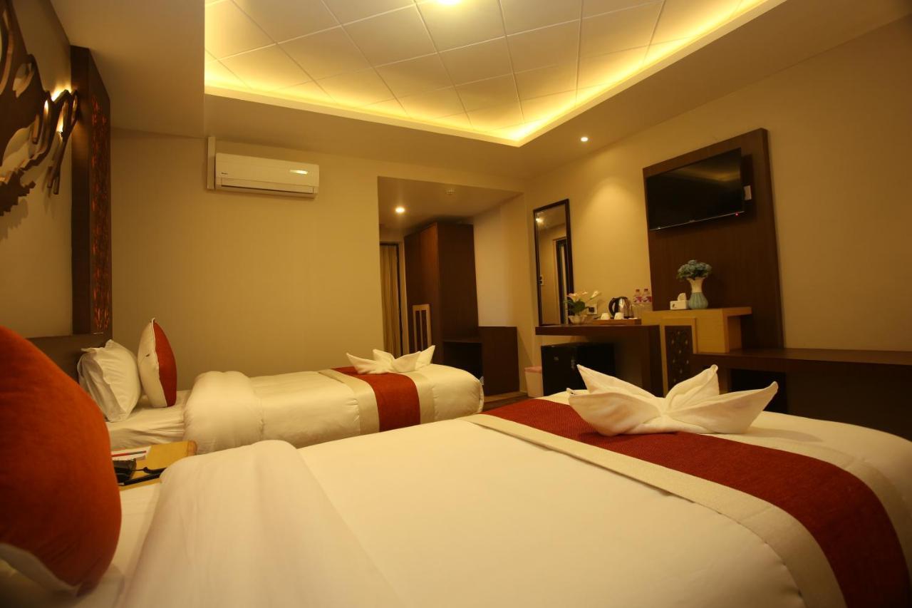 Hotel White Himal 포카라 외부 사진