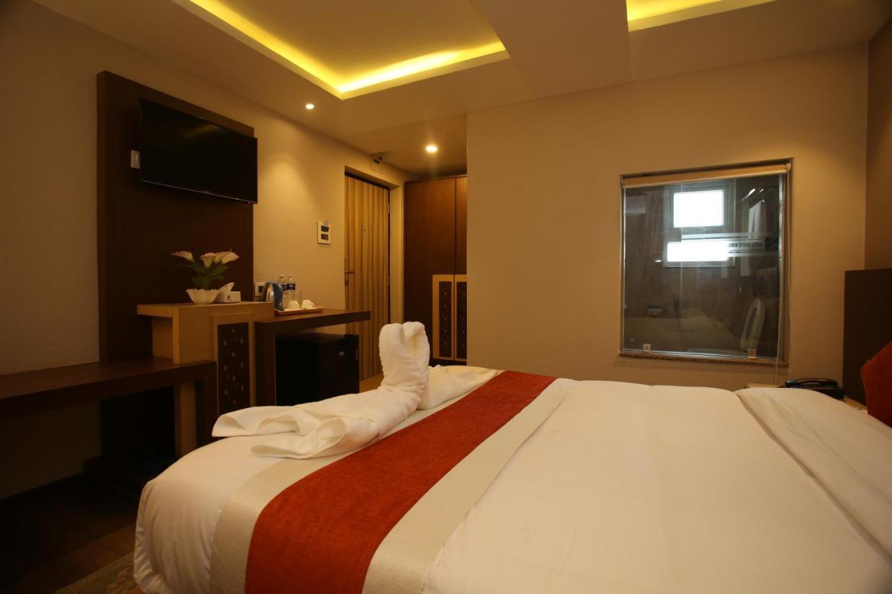 Hotel White Himal 포카라 외부 사진