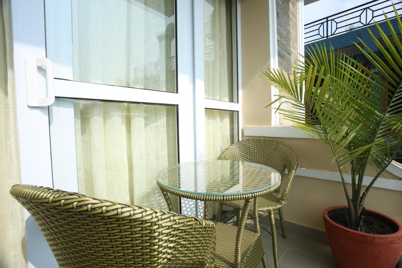 Hotel White Himal 포카라 외부 사진