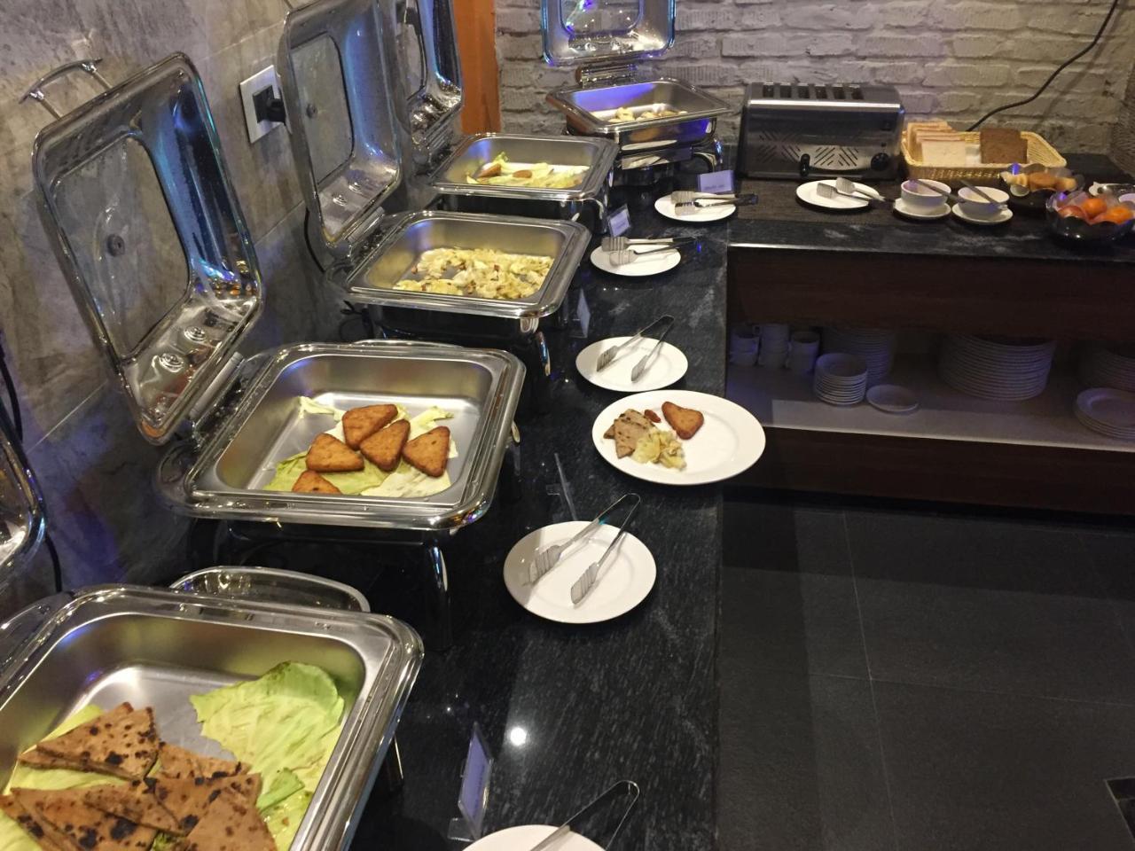 Hotel White Himal 포카라 외부 사진