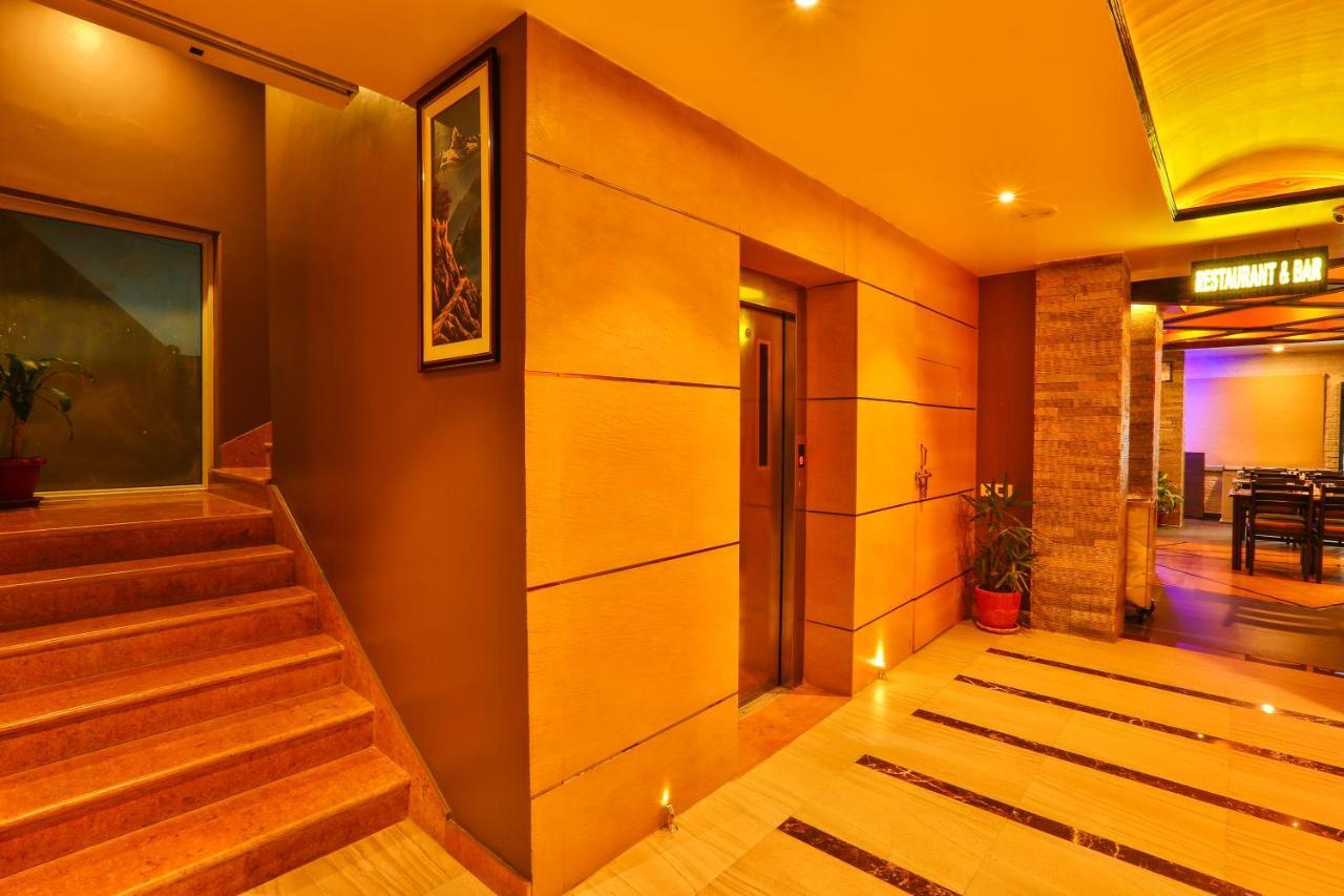 Hotel White Himal 포카라 외부 사진