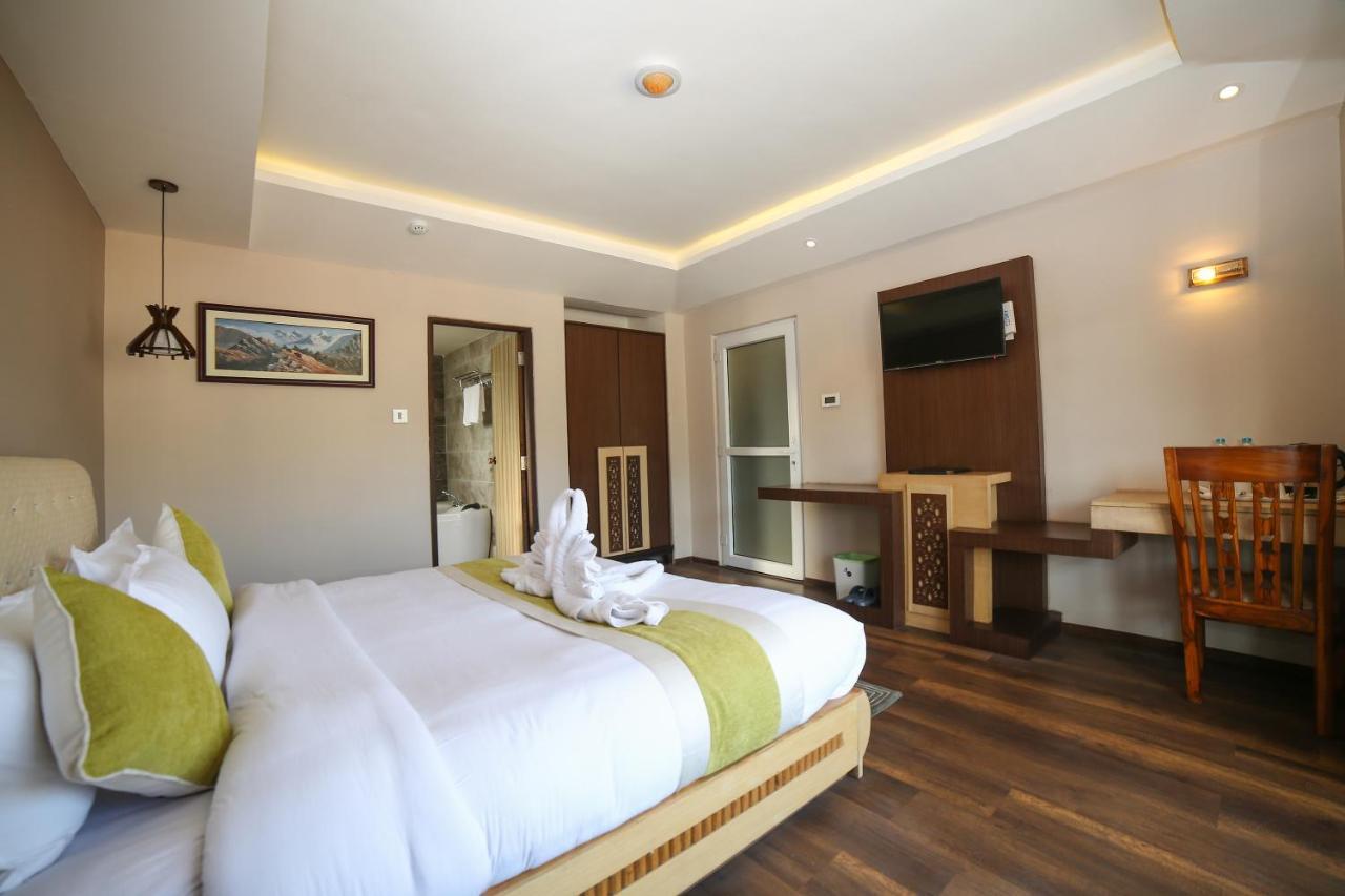 Hotel White Himal 포카라 외부 사진