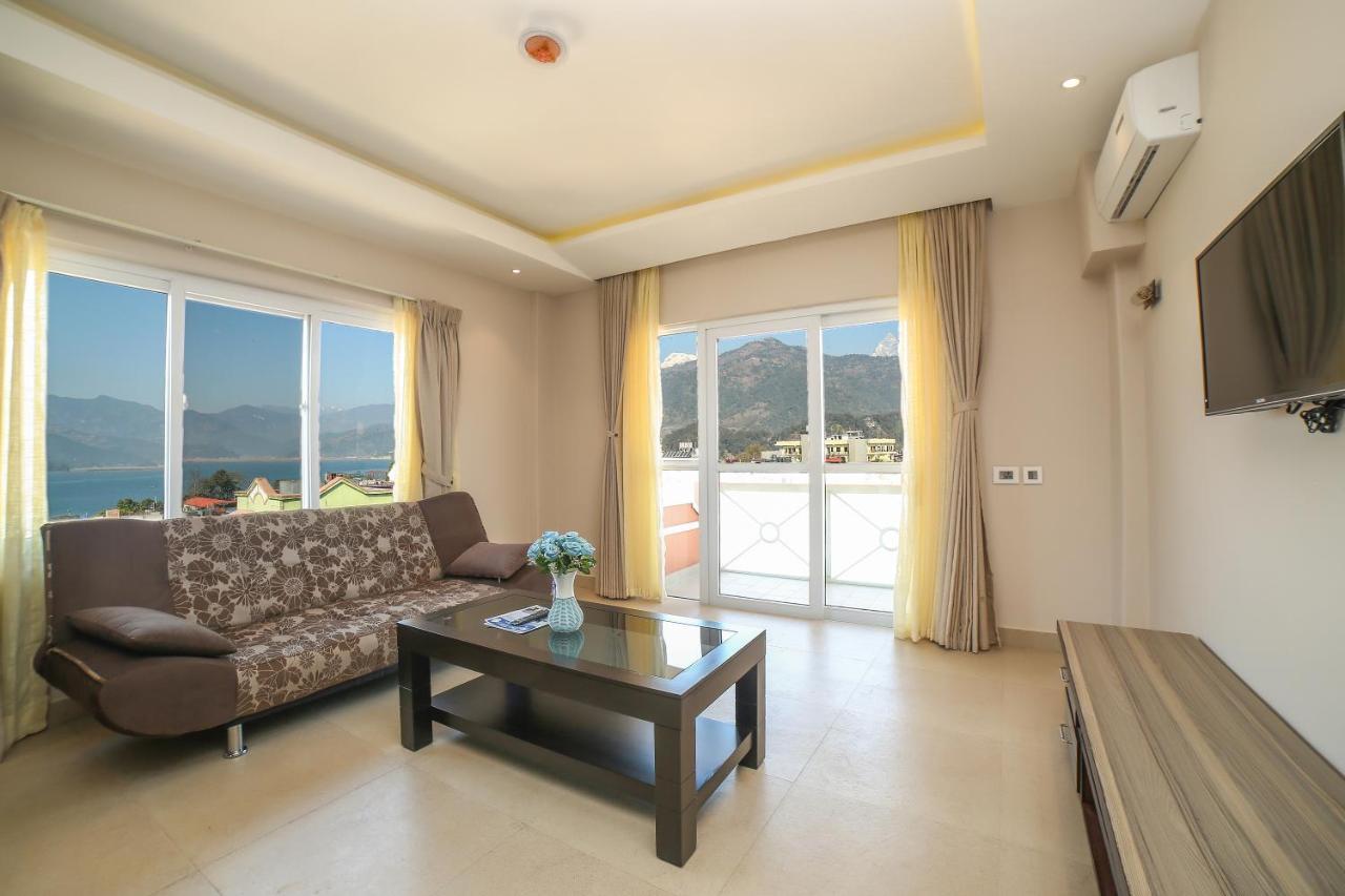 Hotel White Himal 포카라 외부 사진