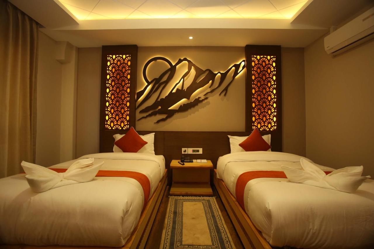 Hotel White Himal 포카라 외부 사진